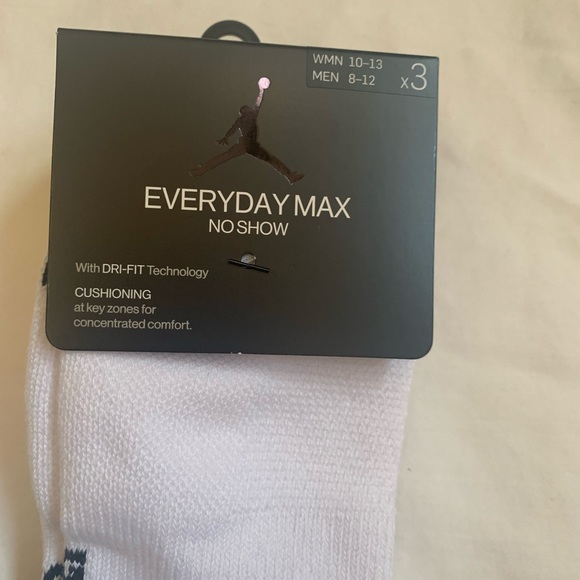 Nike Air Jordan Jumpman No-Show White/Black Socks - 3 Pair Pack - Picture 4 of 6